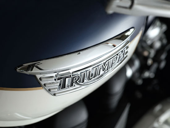 2010 Triumph Bonneville SE Image
