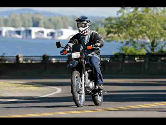 2011 Suzuki DR200SE 