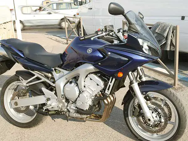 Yamaha-2004-Fazer600-FZ6.jpg