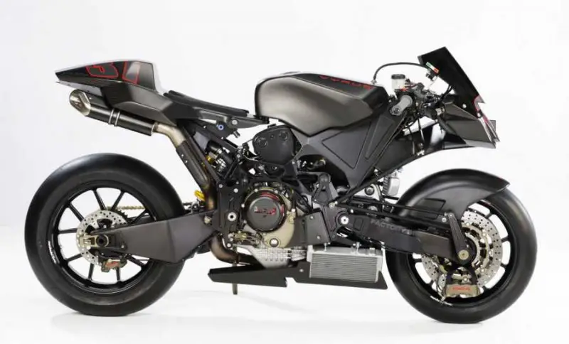 2011-Vyrus-985C-4V-8-lo-res.jpg