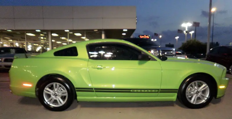 2013 Ford Mustang Gotta-have-it-green