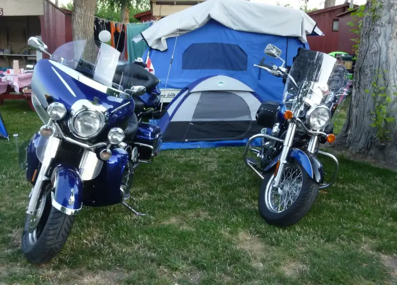 my tent behind bikes.jpg