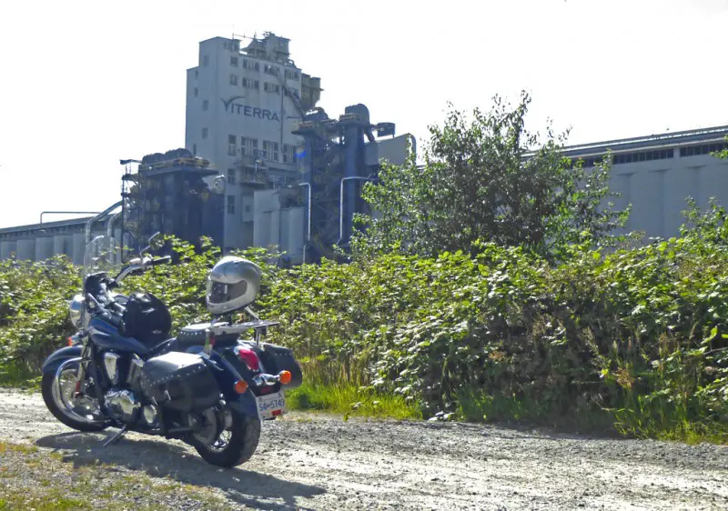 Zena and grain elevator.jpg