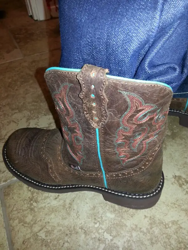 boots2.jpg