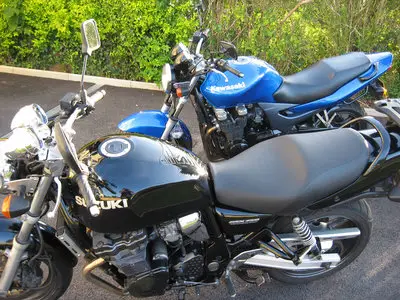 2bikes_3.jpg