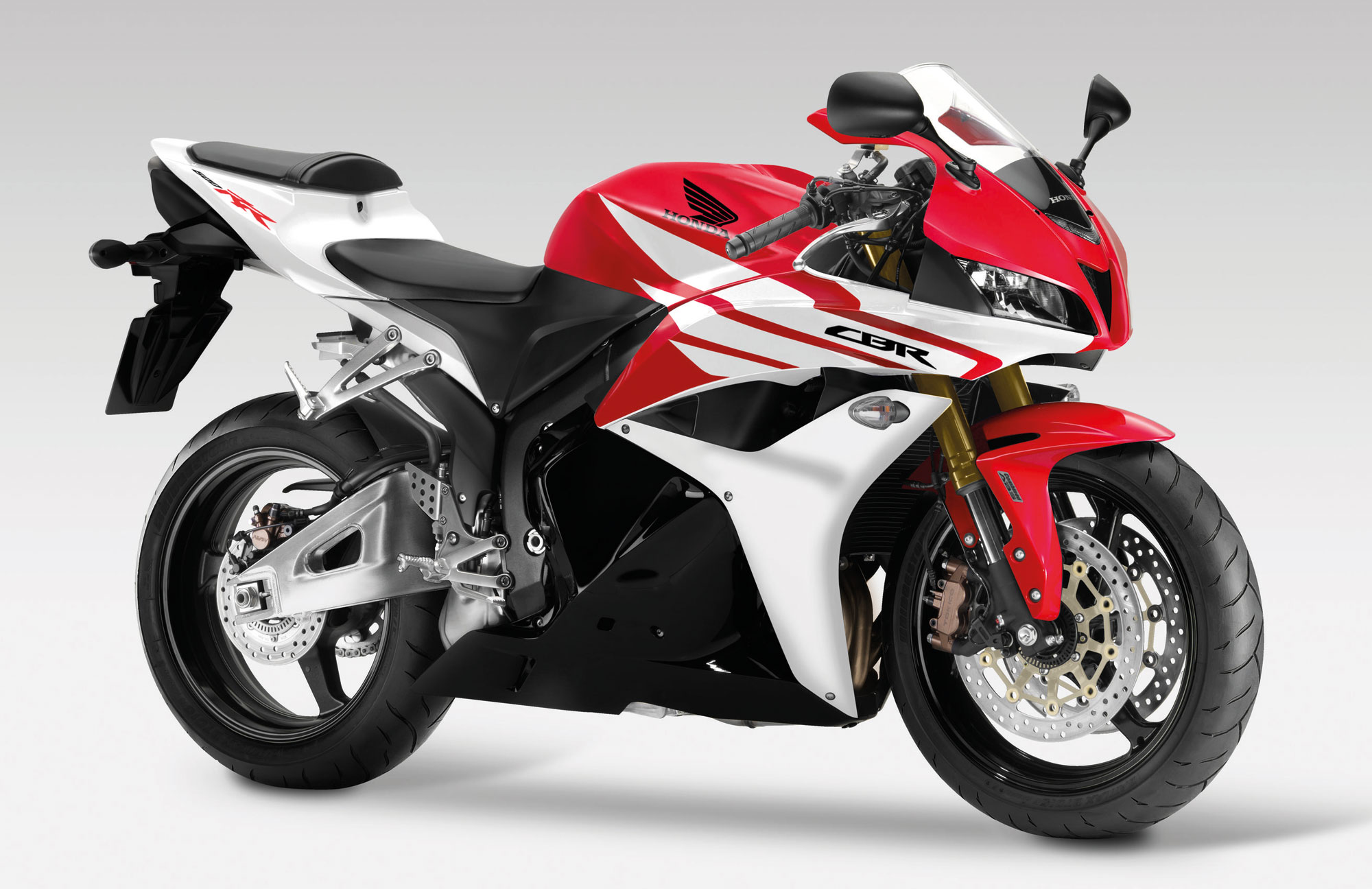 Honda cbr600rr вес