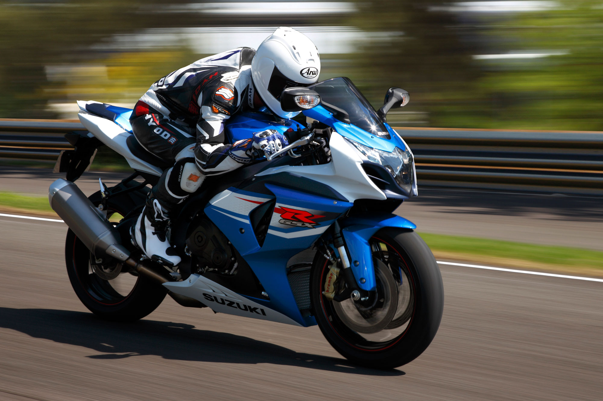 2012 suzuki gsx r1000 review