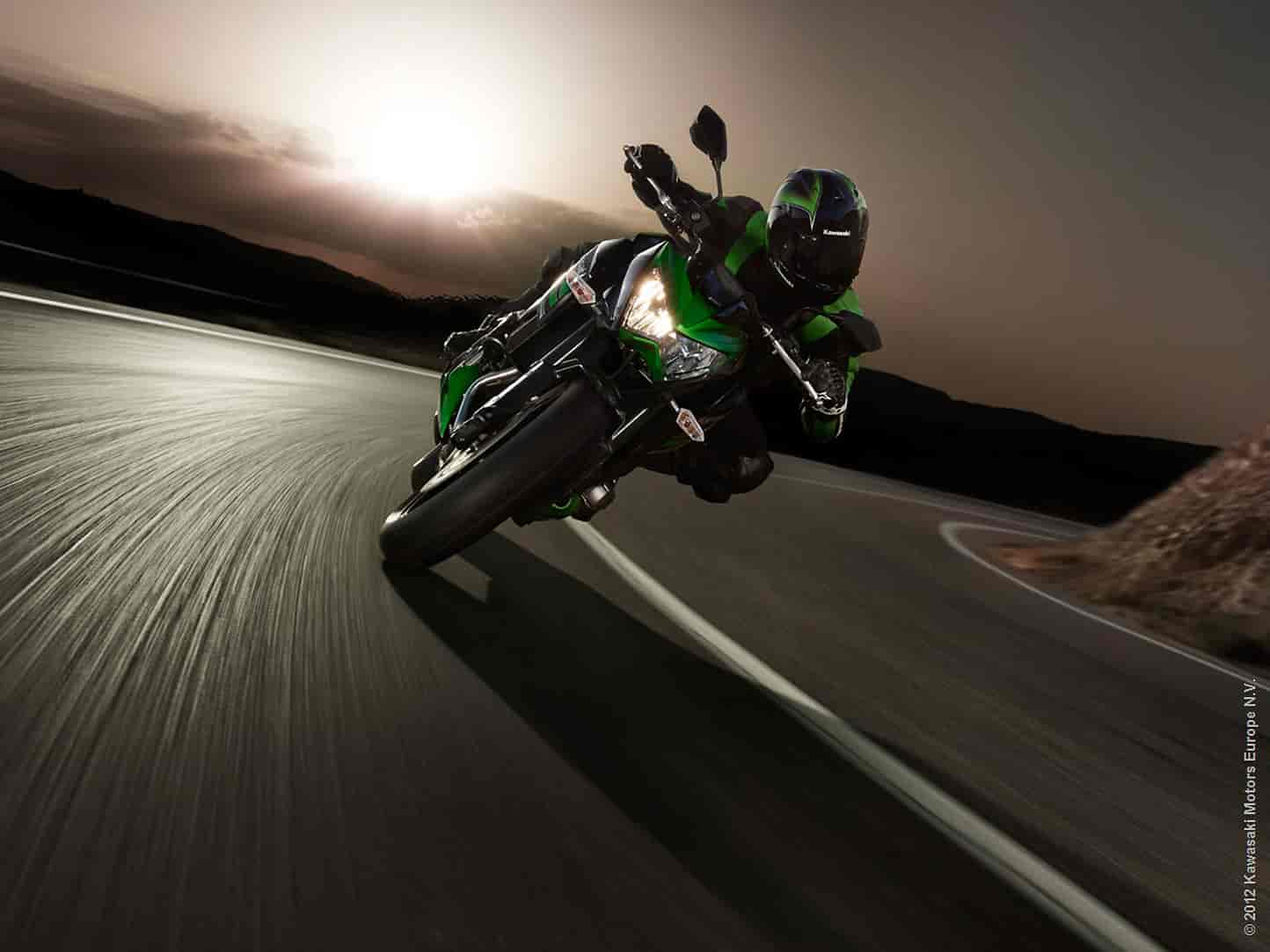 2013 Kawasaki Z800 Review