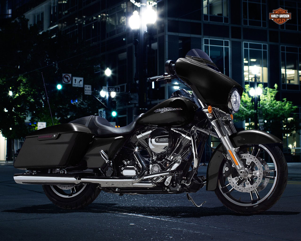 2015 Harley Davidson FLHX Street Glide Review