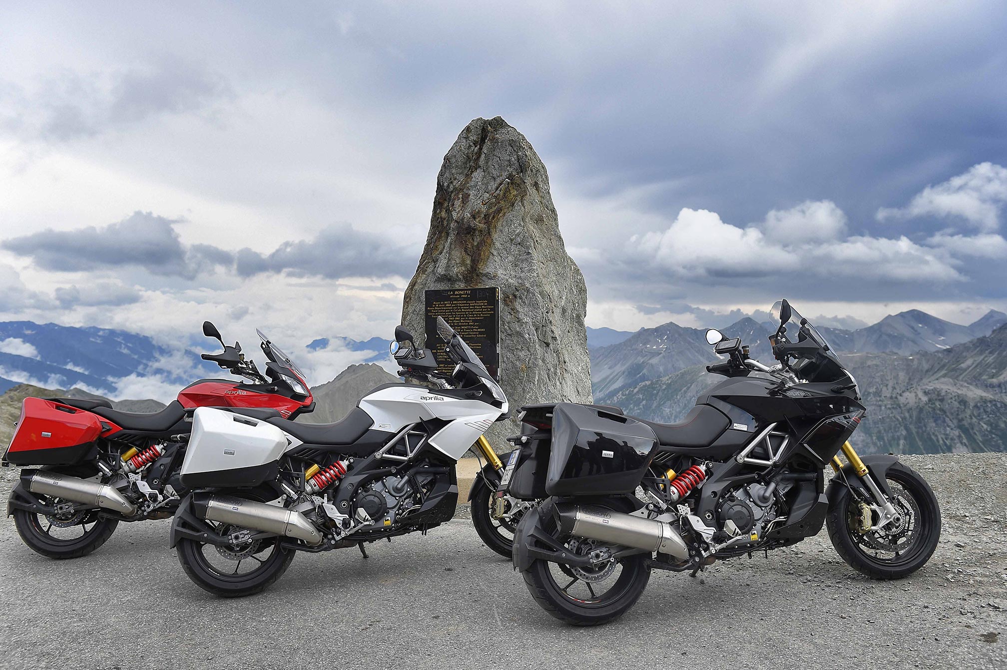 2016 aprilia caponord