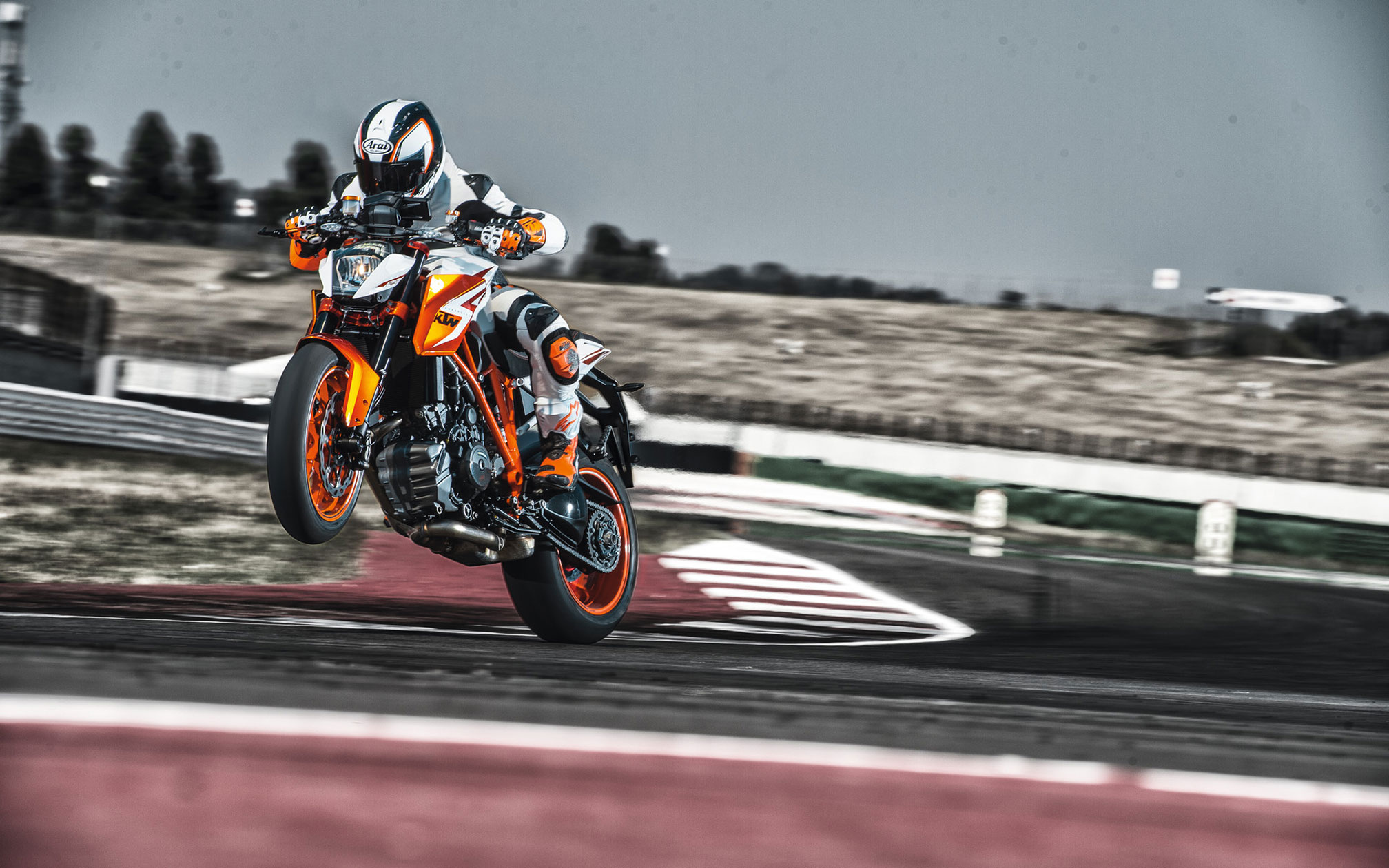 Ktm Super Duke R Special Edition Review Ktm Super Duke R Special Edition Review