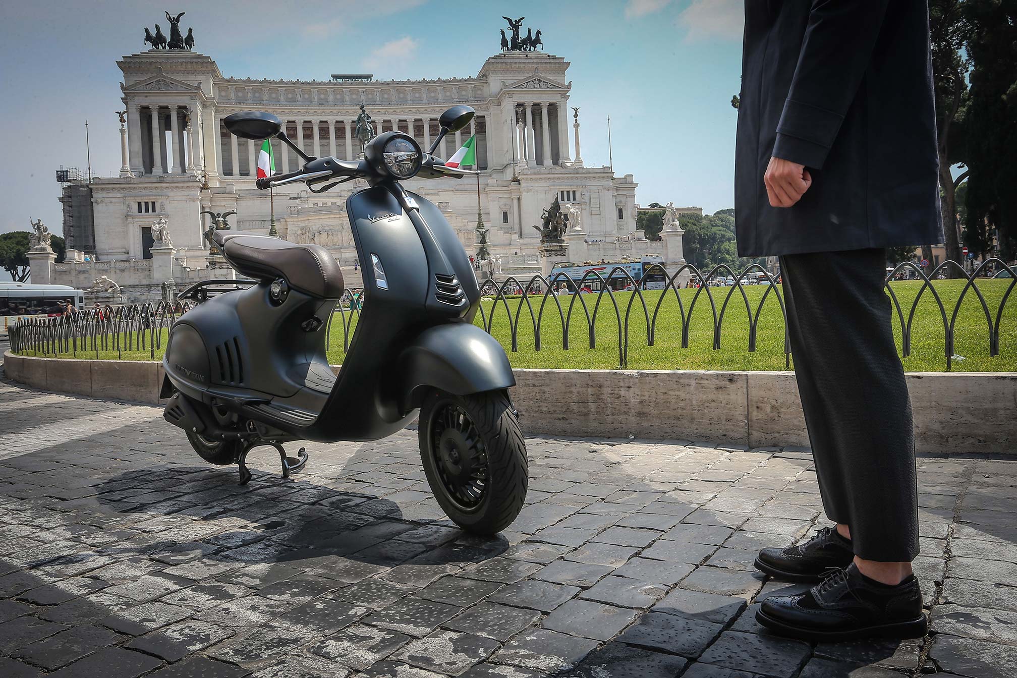 Introducing The New 2017 Vespa Scooters Introducing The New 2017 Vespa Scooters
