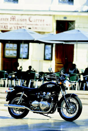 2004 triumph bonneville