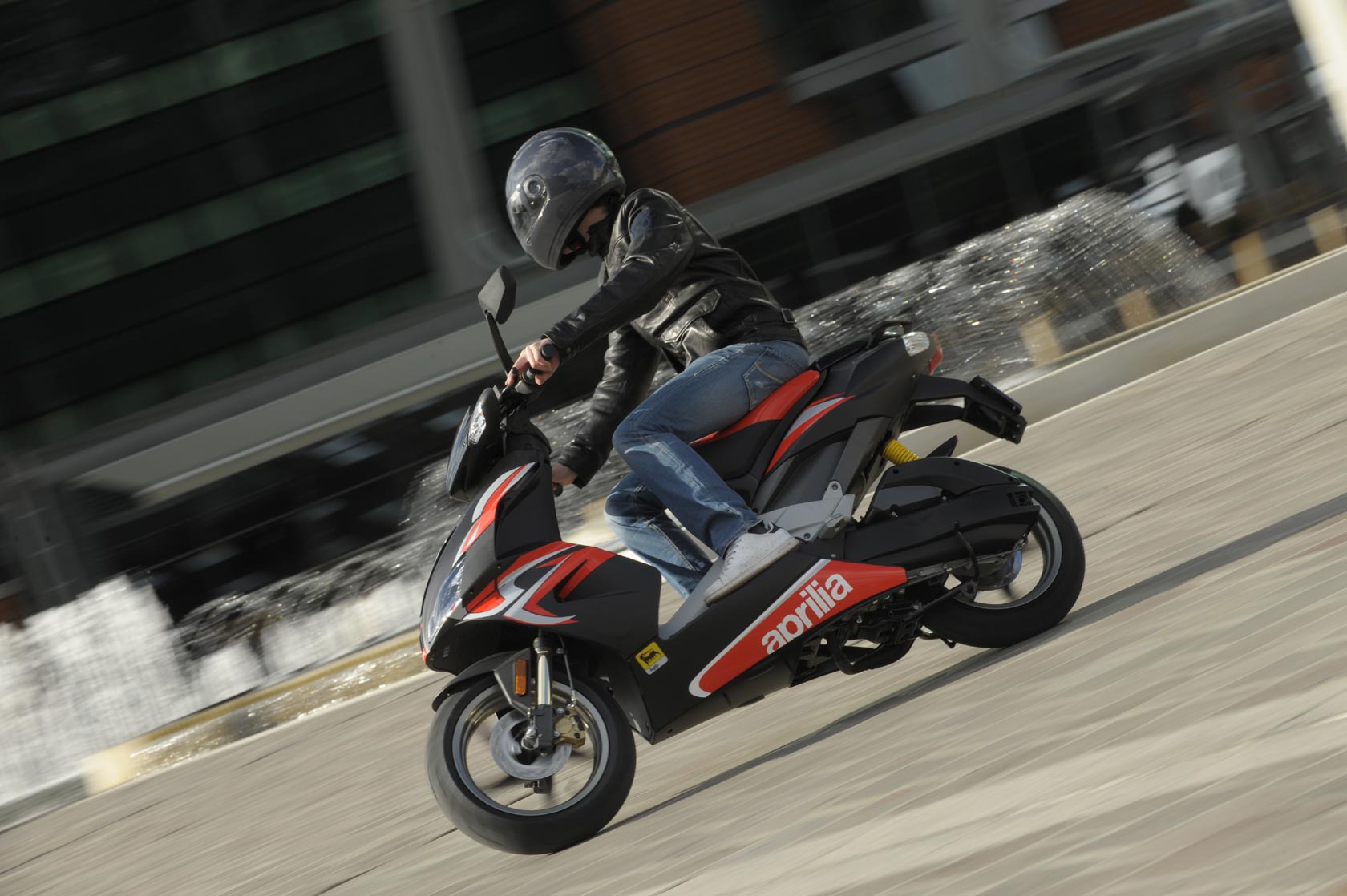 aprilia sr50r