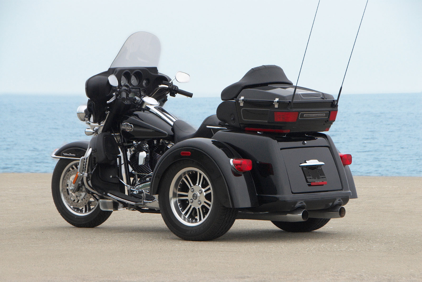 flhtcutg tri glide ultra