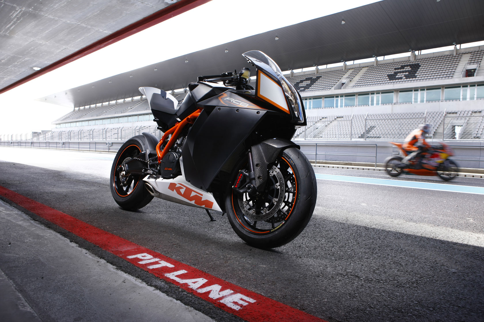 ktm rc8r 2020