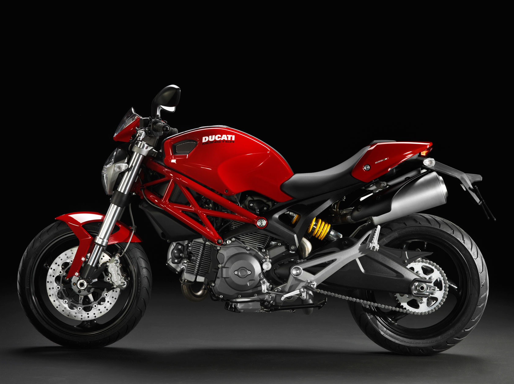 2011-Ducati-Monster696b.jpg
