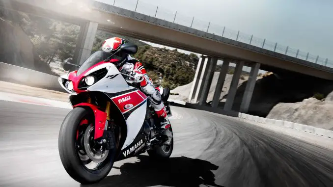 2012-yamaha-yzfr1a