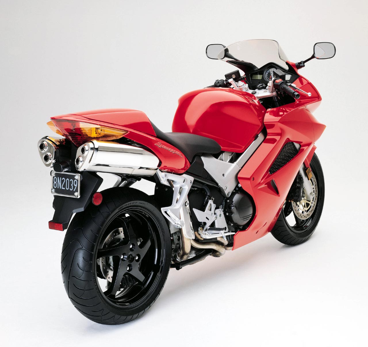 2002-Honda-VFR800-Interceptorc.jpg