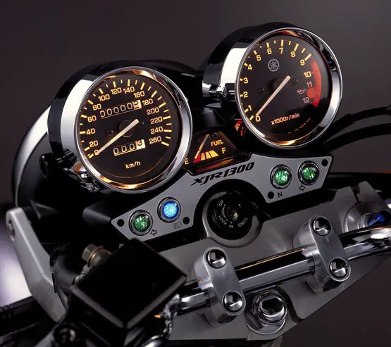 2002 Yamaha XJR1300