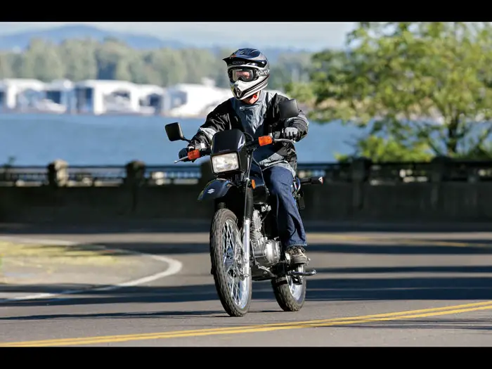 2011 Suzuki DR200SE 
