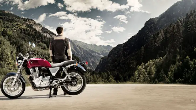 2013-Honda-CB1100b