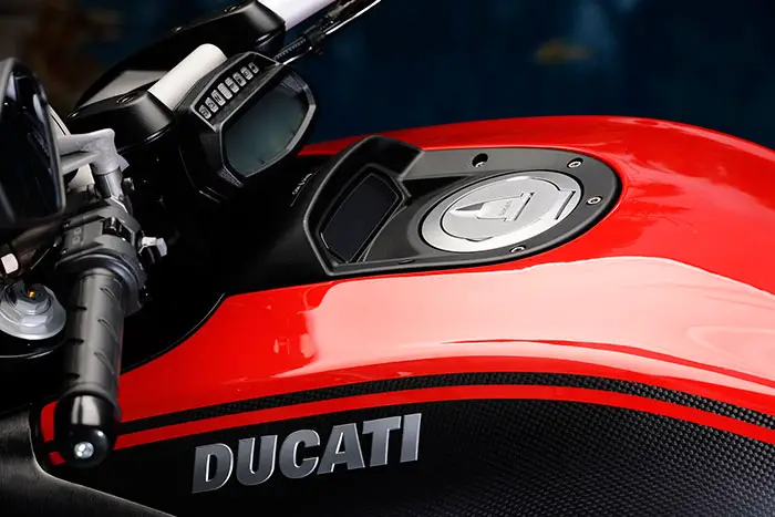 2014 Ducati Diavel Carbon 