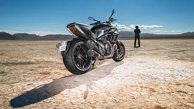 2015-Ducati-Diavel2