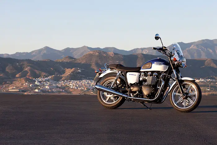 2016 Triumph Bonneville Review