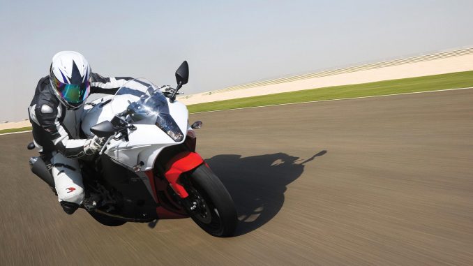 2017-Hyosung-GT650R1