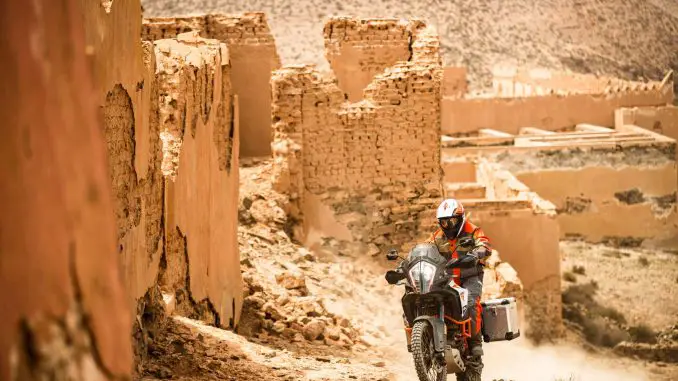 2017-KTM-1290-Super-Adventure-R1