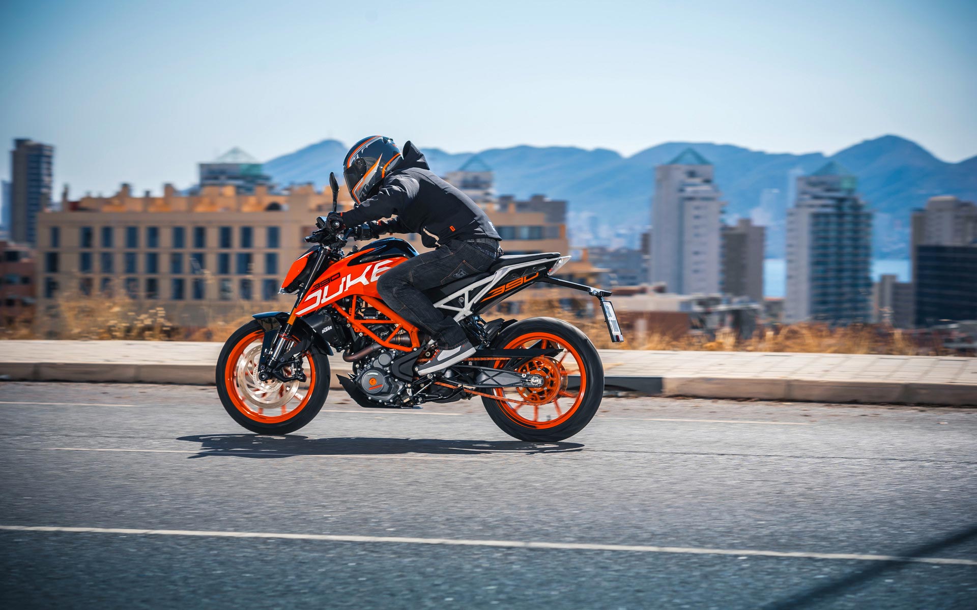 2017 KTM 390 Duke Review