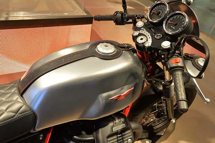 2017 Moto Guzzi V7 III Racer