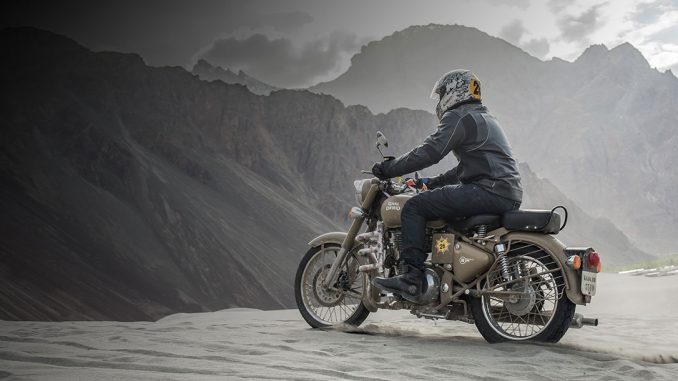 2017-Royal-Enfield-Classic-Desert-Storm1