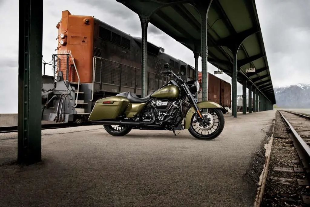 2018 road king special accessories