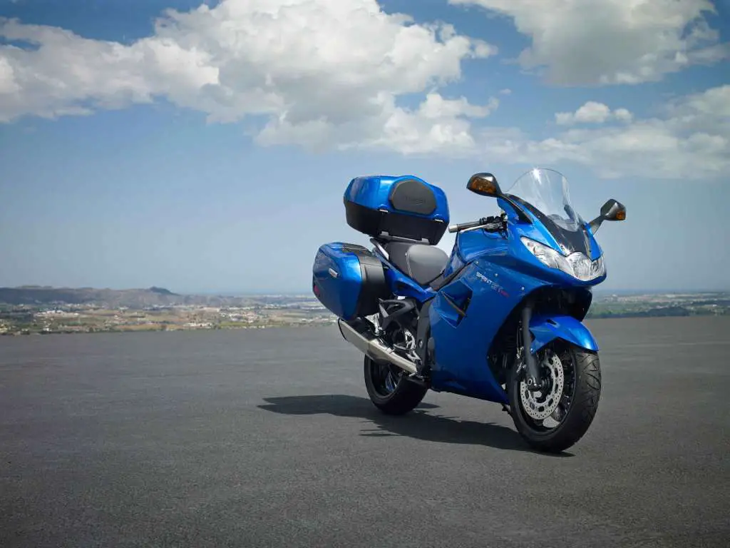 2018 Triumph Sprint GT SE Review • Total Motorcycle