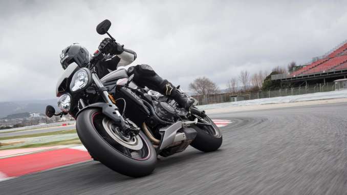 2018-Triumph-Street-Triple-RS1 2018 Triumph Street Triple RS