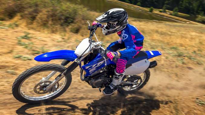 18 Yamaha Tt R125le Review Total Motorcycle