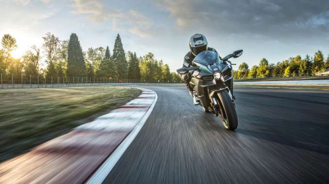 2018-Kawasaki-Ninja-H2-Carbon1 2018 Kawasaki Ninja H2 Carbon