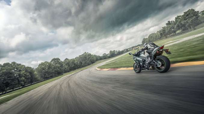 2018-Kawasaki-Ninja-ZX-10R1 2018 Kawasaki Ninja ZX-10R
