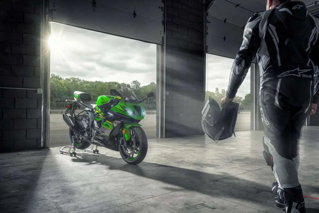Kawasaki Ninja Zxr Reveiw Kawasaki Ninja Zxr Reveiw