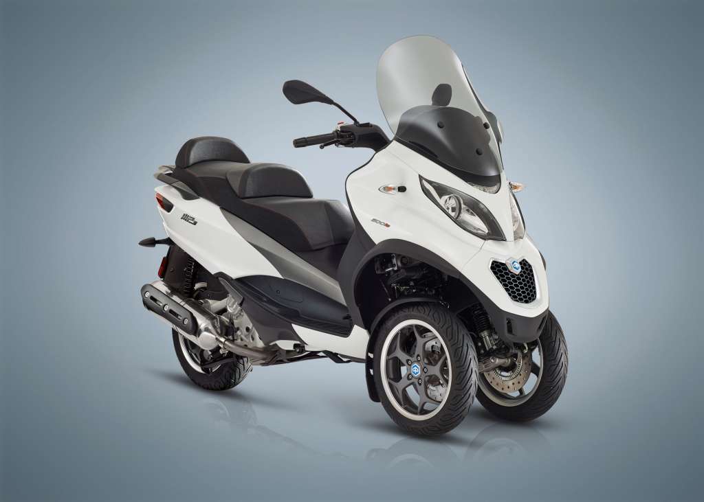 2018 piaggio mp3 500 sport lt review total motorcycle 2018 piaggio mp3 500 sport lt review total motorcycle
