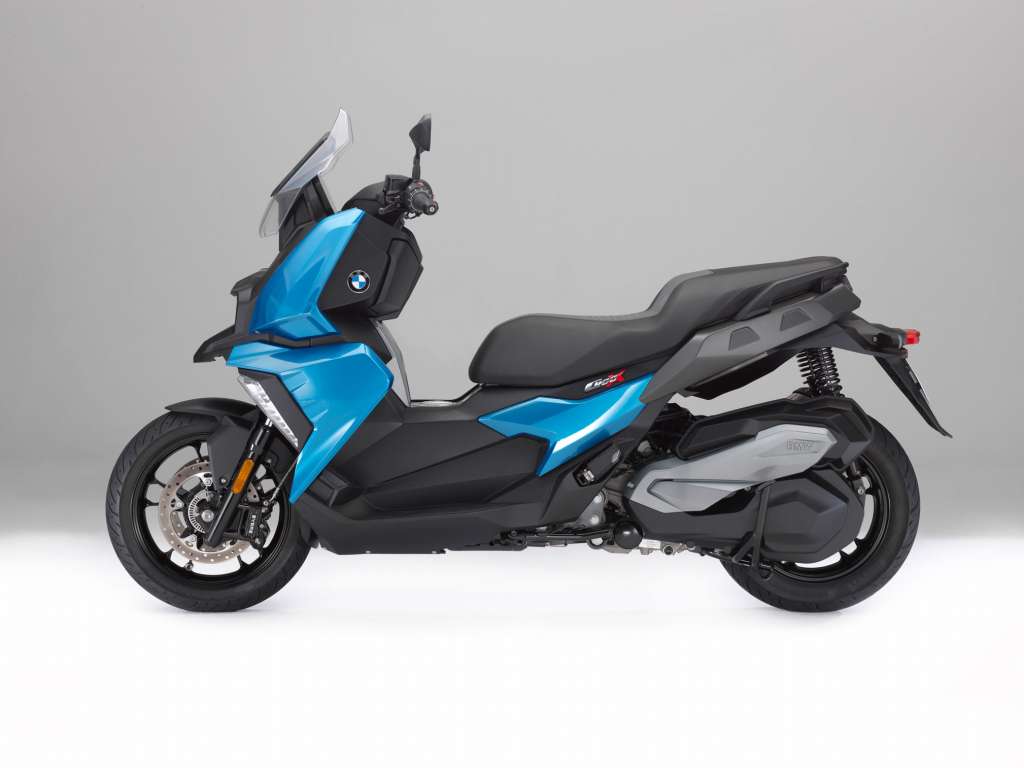 2018 BMW C400X Review • Total Motorcycle