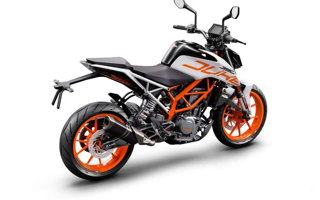 2018 KTM 390 Duke Review • Total Motorcycle