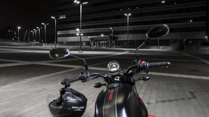 2019-Moto-Guzzi-V7-III-Carbon-Dark1 2019 Moto Guzzi V7 III Carbon Dark