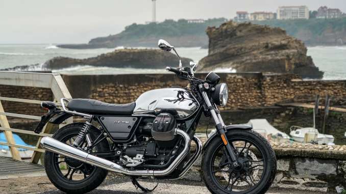 2019-Moto-Guzzi-V7-III-Carbon-Shine2 2019 Moto Guzzi V7 III Carbon Shine