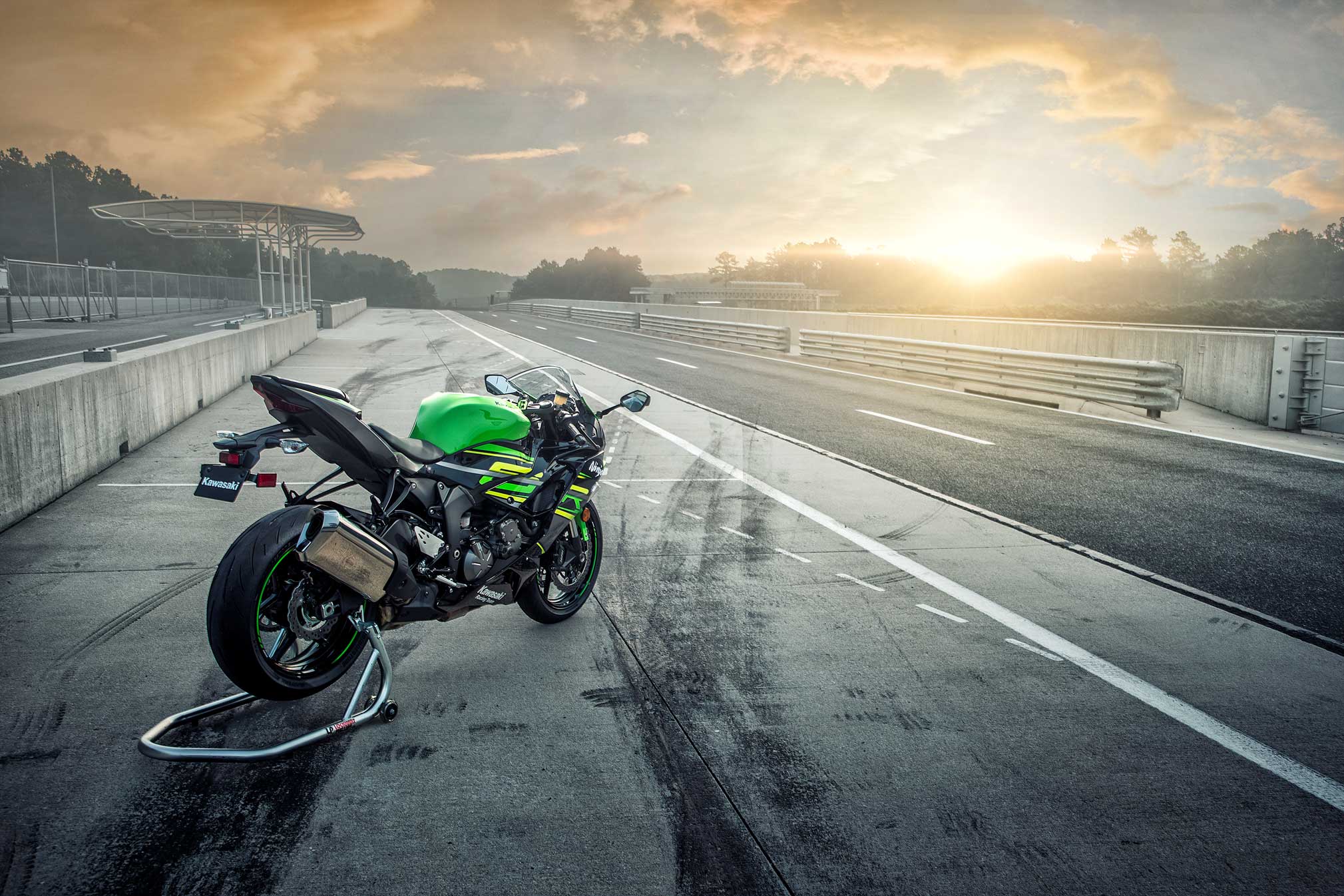 Kawasaki Ninja 1600x1200