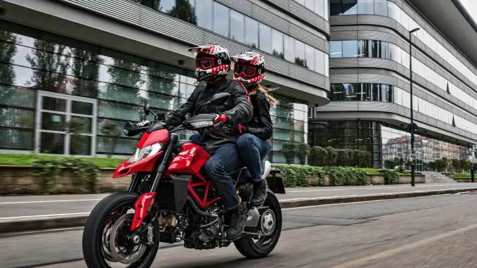 2019-Ducati-Hypermotard-950a 2019 Ducati Hypermotard 950