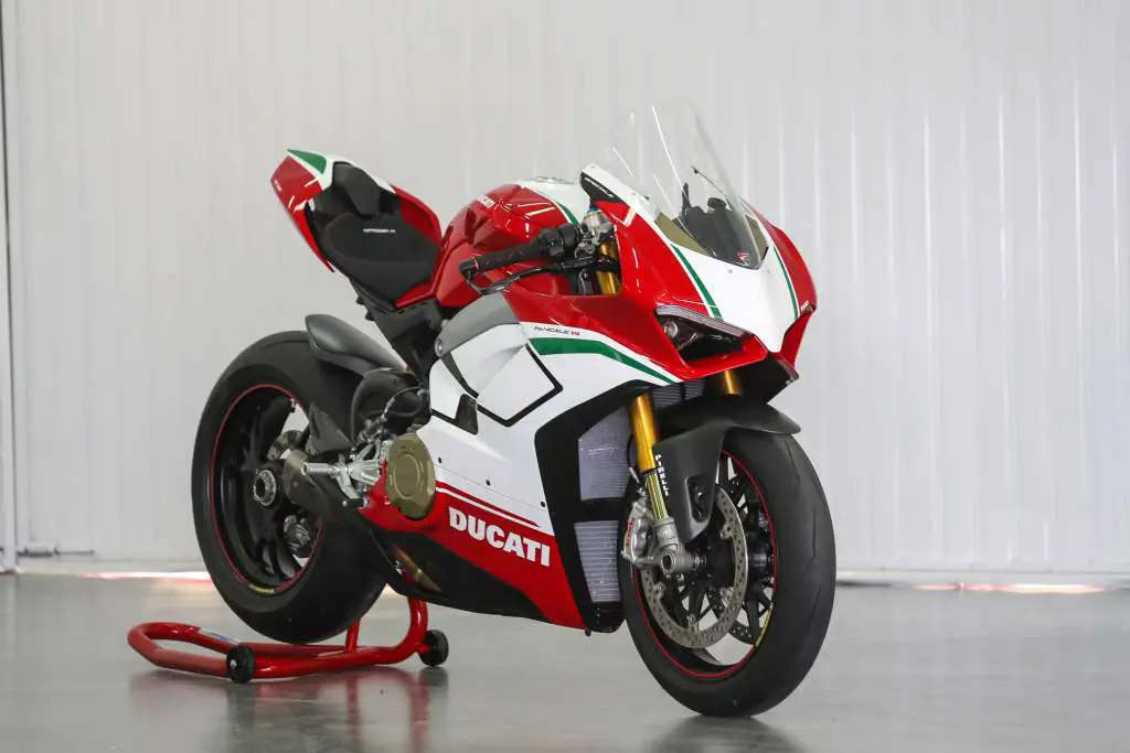 View Ducati Panigale V4S 2019 Background