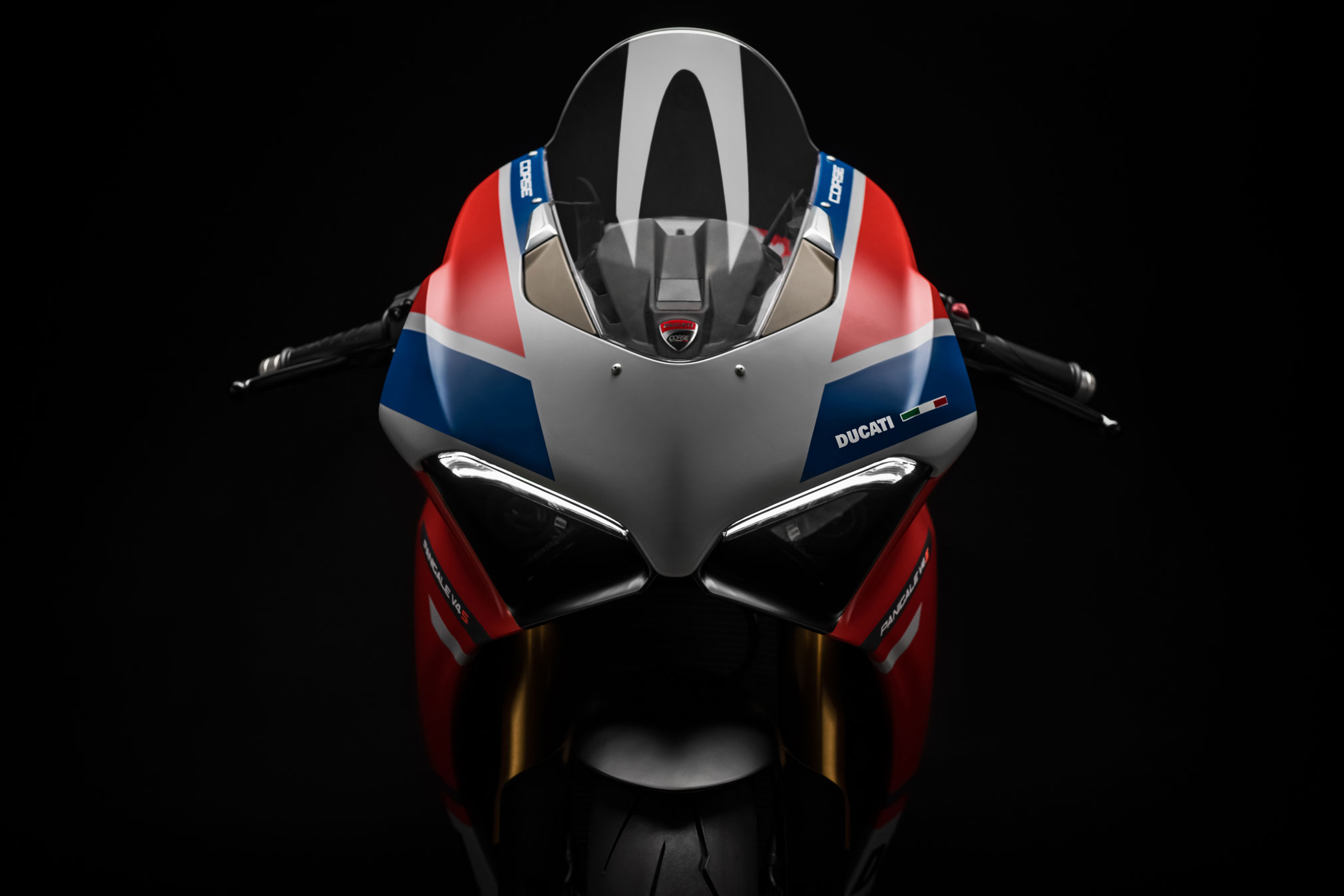 2019-Ducati-Panigale-V4S-Course2.jpg
